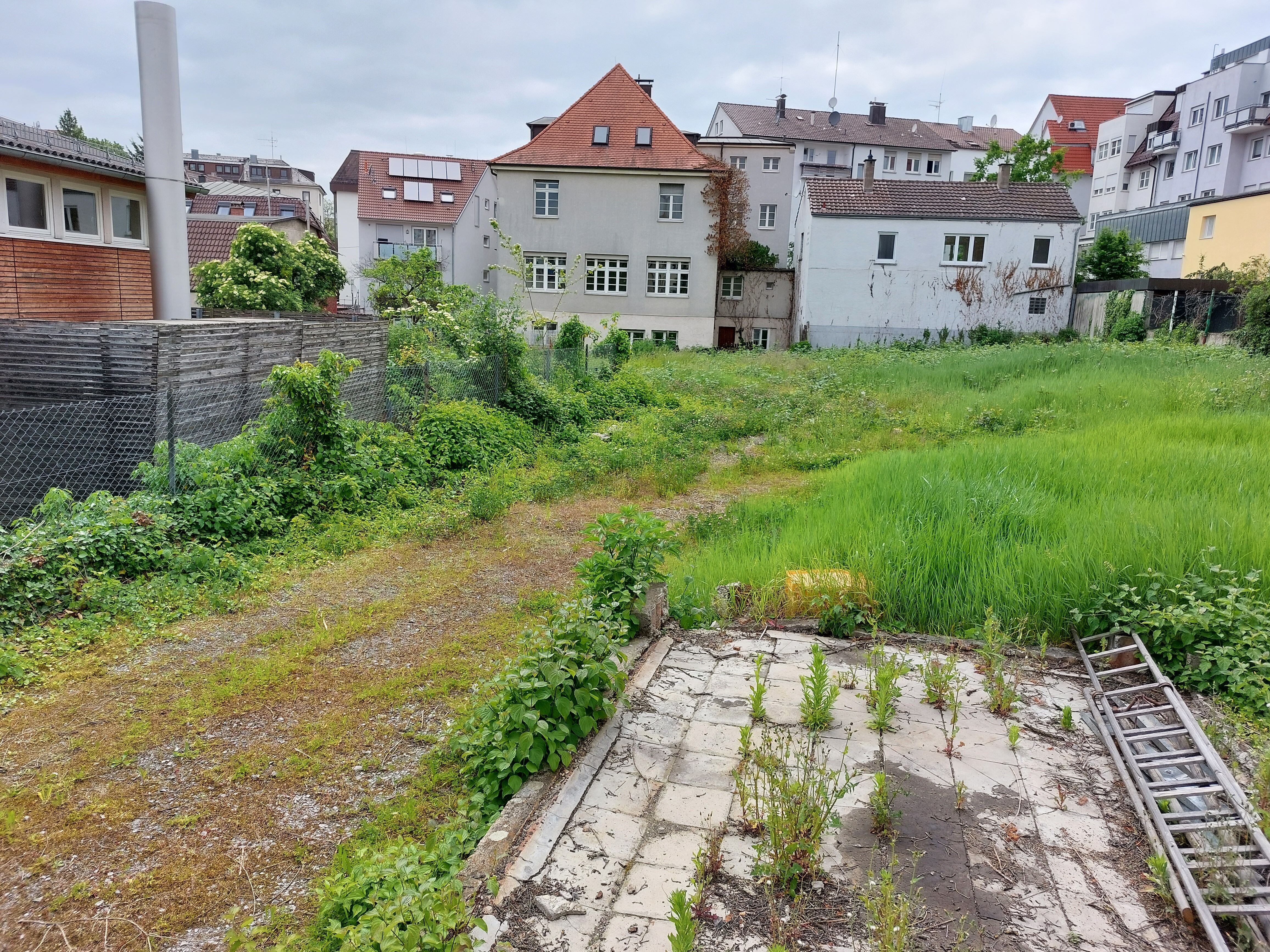 Stadtteilhaus_2_Grundstück.jpg